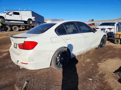 2013 Bmw 3 Series, VIN WBA3B9G57DNR89904. Фото 3 з 6 з аукціону Copart. Каталог авто зі США OpenDataCar.