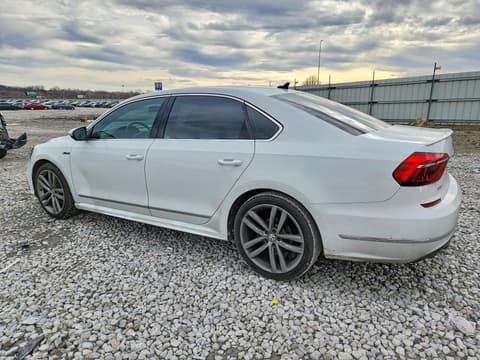 2017 Volkswagen Passat, VIN 1VWDT7A39HC022029. Фото 2 з 6 з аукціону Copart. Каталог авто зі США OpenDataCar.