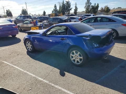 2000 Mercedes-benz SLK-Class, VIN WDBKK47F2YF151451. Zdjęcie 2 z 6 z aukcji Copart. Katalog aut z USA OpenDataCar.