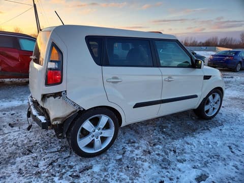 2011 Kia Soul, VIN KNDJT2A22B7322267. Фото 3 з 6 з аукціону Copart. Каталог авто зі США OpenDataCar.