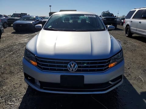 2016 Volkswagen Passat, VIN 1VWAT7A31GC061621. Фото 5 з 6 з аукціону Copart. Каталог авто зі США OpenDataCar.