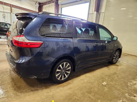2018 Toyota Sienna, VIN 5TDDZ3DC4JS207048. Фото 3 з 6 з аукціону Copart. Каталог авто зі США OpenDataCar.