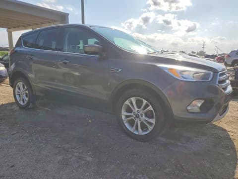 2017 Ford Escape, VIN 1FMCU0GDXHUE91333. Фото 4 з 6 з аукціону Copart. Каталог авто зі США OpenDataCar.