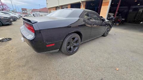 2014 Dodge Challenger, VIN 2C3CDYBT8EH177300. Фото 4 з 6 з аукціону Copart. Каталог авто зі США OpenDataCar.