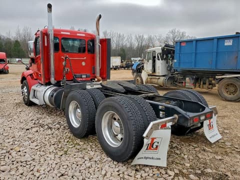 2020 Peterbilt tractor , VIN 1XPBDP9XXLD711058. Фото 3 из 6 с аукциона Copart. Каталог авто из США OpenDataCar.