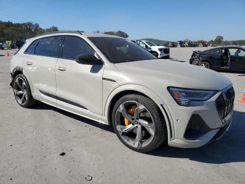 2022 Audi e-tron S, VIN WA1VCBGE9NB035443. Фото 4 з 6 з аукціону Copart. Каталог авто зі США OpenDataCar.