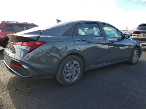 2024 Hyundai Elantra, VIN KMHLM4DGXRU808681. Фото 3 з 6 з аукціону Copart. Каталог авто зі США OpenDataCar.