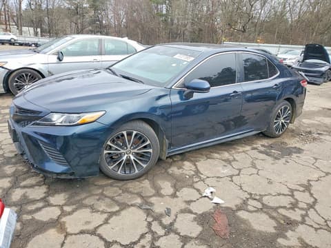 2020 Toyota Camry, VIN 4T1G11AK2LU366911. Фото 1 з 6 з аукціону Copart. Каталог авто зі США OpenDataCar.