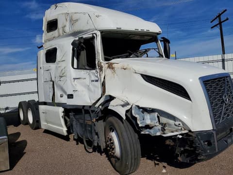 2023 Volvo VN, VIN 4V4NC9EH6PN334891. Фото 1 з 6 з аукціону Copart. Каталог авто зі США OpenDataCar.