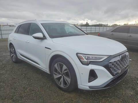 2024 Audi Q8, VIN WA15AAGE1RB031621. Фото 4 из 6 с аукциона Copart. Каталог авто из США OpenDataCar.