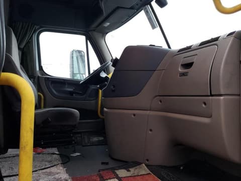 2017 Freightliner Cascadia 125, VIN 3AKJGLDR9HSHJ4911. Фото 5 з 6 з аукціону Copart. Каталог авто зі США OpenDataCar.