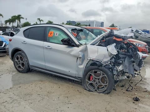 2022 Alfa romeo Stelvio, VIN ZASPAKBN0N7D46121. Фото 4 з 6 з аукціону Copart. Каталог авто зі США OpenDataCar.