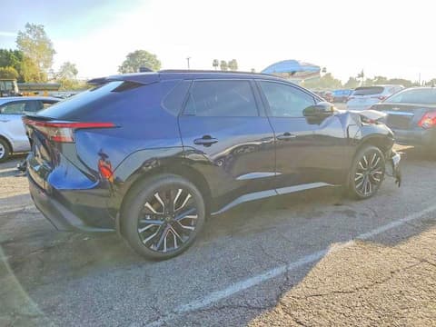 2026 Toyota Bz, VIN JTMBCAEB4TA000727. Фото 3 з 6 з аукціону Copart. Каталог авто зі США OpenDataCar.