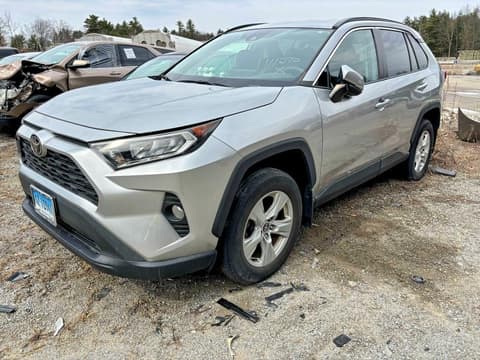 2020 Toyota RAV4, VIN 2T3P1RFV7LC135741. Фото 2 з 6 з аукціону Copart. Каталог авто зі США OpenDataCar.