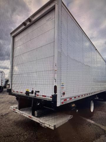 2024 Isuzu FTR, VIN 54DK6S1FXRSA01727. Zdjęcie 3 z 6 z aukcji Copart. Katalog aut z USA OpenDataCar.