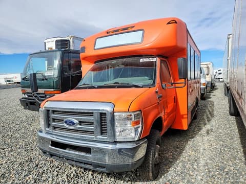 2017 Ford Econoline E350, VIN 1FDEE3FS2HDC55833. Фото 2 з 6 з аукціону Copart. Каталог авто зі США OpenDataCar.