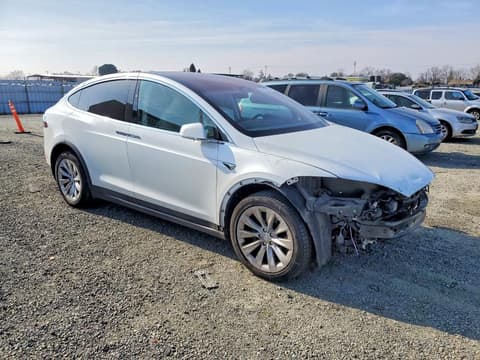 2018 Tesla Model X, VIN 5YJXCAE23JF118214. Фото 4 из 6 с аукциона Copart. Каталог авто из США OpenDataCar.