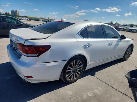 2015 Lexus LS 460, VIN JTHBL5EF5F5134698. Фото 3 з 6 з аукціону Copart. Каталог авто зі США OpenDataCar.
