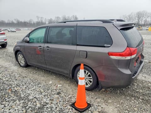 2011 Toyota Sienna, VIN 5TDYK3DC5BS057121. Фото 2 з 6 з аукціону Copart. Каталог авто зі США OpenDataCar.