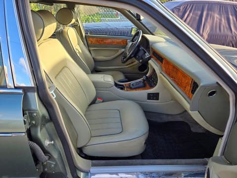 1994 Jaguar , VIN SAJKX1741RC695363. Zdjęcie 6 z 6 z aukcji Copart. Katalog aut z USA OpenDataCar.