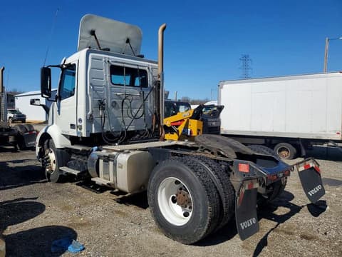 2019 Volvo VNR, VIN 4V4W19DF1KN217898. Фото 3 з 6 з аукціону Copart. Каталог авто зі США OpenDataCar.