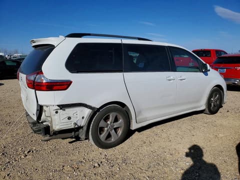 2018 Toyota Sienna, VIN 5TDKZ3DC6JS909797. Фото 3 з 6 з аукціону Copart. Каталог авто зі США OpenDataCar.