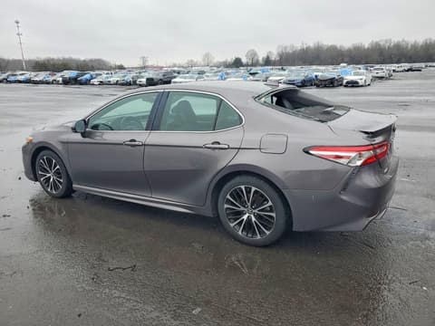 2020 Toyota Camry, VIN 4T1G11AK6LU342353. Фото 2 з 6 з аукціону Copart. Каталог авто зі США OpenDataCar.