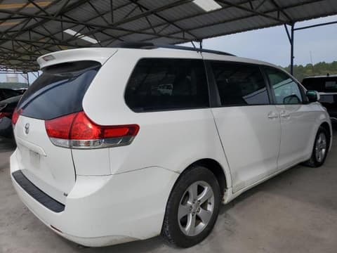 2011 Toyota Sienna, VIN 5TDKK3DC6BS031133. Фото 3 з 6 з аукціону Copart. Каталог авто зі США OpenDataCar.