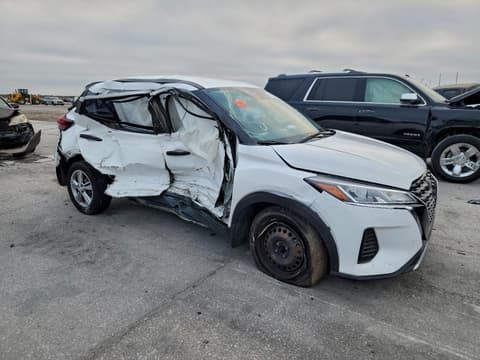 2023 Nissan Kicks, VIN 3N1CP5BV8PL474566. Zdjęcie 4 z 6 z aukcji Copart. Katalog aut z USA OpenDataCar.