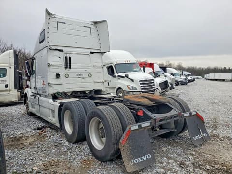 2016 Volvo VN, VIN 4V4NC9EJ7GN974546. Фото 3 з 6 з аукціону Copart. Каталог авто зі США OpenDataCar.