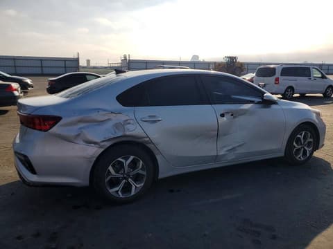 2021 Kia Forte, VIN 3KPF24AD9ME349068. Фото 3 з 6 з аукціону Copart. Каталог авто зі США OpenDataCar.
