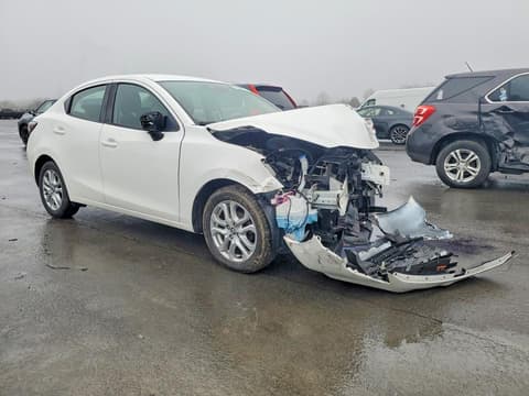 2018 Toyota Yaris, VIN 3MYDLBYV8JY330028. Фото 4 з 6 з аукціону Copart. Каталог авто зі США OpenDataCar.