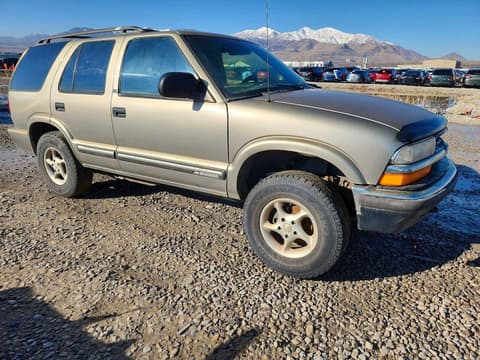 2000 Chevrolet Blazer, VIN 1GNDT13W9Y2375908. Фото 4 из 6 с аукциона Copart. Каталог авто из США OpenDataCar.