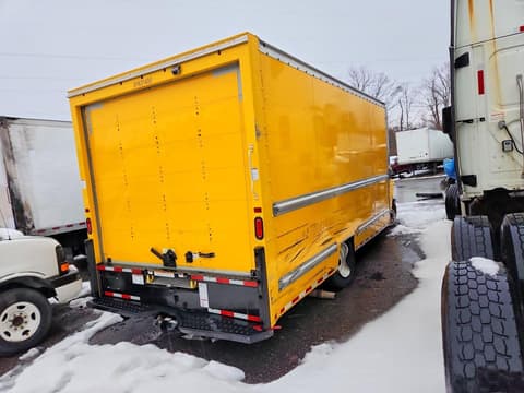 2024 Ford Econoline, VIN 1FDWE3FN4RDD08743. Фото 3 из 6 с аукциона Copart. Каталог авто из США OpenDataCar.