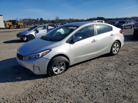 2018 Kia Forte, VIN 3KPFK4A71JE197504. Фото 1 з 6 з аукціону Copart. Каталог авто зі США OpenDataCar.