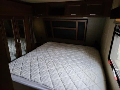 2016 Keystone Fuzion, VIN 4YDF34524GF810352. Фото 5 из 6 с аукциона Copart. Каталог авто из США OpenDataCar.