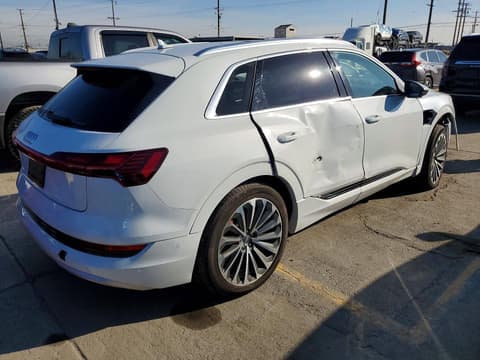 2019 Audi e-tron, VIN WA1VABGE7KB020781. Фото 3 из 6 с аукциона Copart. Каталог авто из США OpenDataCar.
