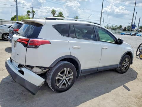2017 Toyota RAV4, VIN JTMZFREV8HD106490. Фото 3 з 6 з аукціону Copart. Каталог авто зі США OpenDataCar.