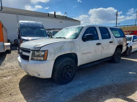 2008 Chevrolet Suburban, VIN 1GNFC16078J245695. Фото 1 з 6 з аукціону Copart. Каталог авто зі США OpenDataCar.