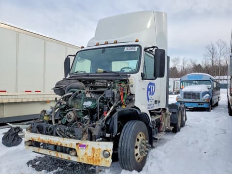 2020 Volvo VNR, VIN 4V4WC9EHXLN269946. Zdjęcie 2 z 6 z aukcji Copart. Katalog aut z USA OpenDataCar.