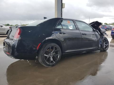 2023 Chrysler 300, VIN 2C3CCABG8PH524205. Фото 3 з 6 з аукціону Copart. Каталог авто зі США OpenDataCar.