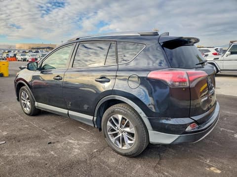 2018 Toyota RAV4, VIN JTMRJREV4JD207479. Фото 2 з 6 з аукціону Copart. Каталог авто зі США OpenDataCar.
