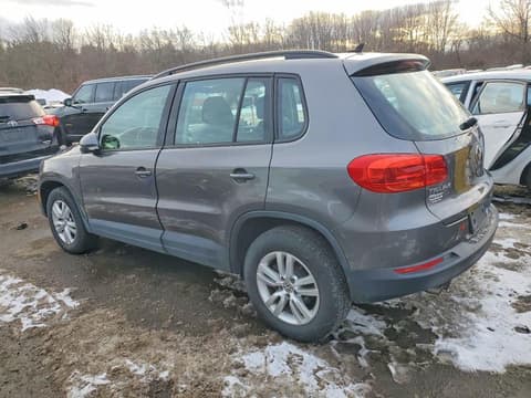 2015 Volkswagen Tiguan, VIN WVGBV7AX3FW550065. Zdjęcie 2 z 6 z aukcji Copart. Katalog aut z USA OpenDataCar.