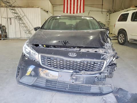 2017 Kia Forte, VIN 3KPFL4A70HE011300. Zdjęcie 5 z 6 z aukcji Copart. Katalog aut z USA OpenDataCar.