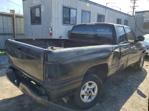 2000 Dodge Ram 1500, VIN 3B7HC13Z1YG126174. Фото 3 з 6 з аукціону Copart. Каталог авто зі США OpenDataCar.