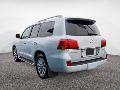 2010 Lexus LX 570, VIN JTJHY7AX8AA038924. Фото 3 з 6 з аукціону Copart. Каталог авто зі США OpenDataCar.