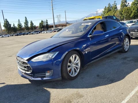 2015 Tesla Model S, VIN 5YJSA1E2XFF120162. Фото 1 з 6 з аукціону Copart. Каталог авто зі США OpenDataCar.