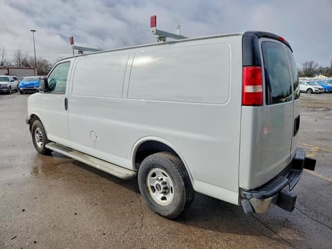 2017 Gmc Savana 2500, VIN 1GTW7AFF4H1907489. Фото 2 з 6 з аукціону Copart. Каталог авто зі США OpenDataCar.