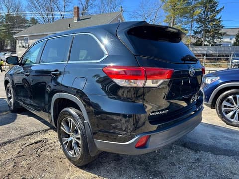 2018 Toyota Highlander, VIN 5TDBZRFH0JS891406. Фото 2 з 6 з аукціону Copart. Каталог авто зі США OpenDataCar.