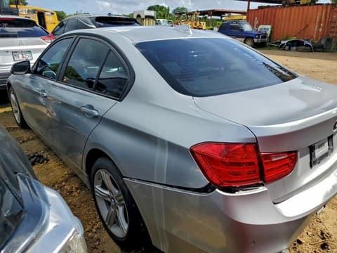 2013 Bmw 3 Series, VIN WBA3C1G50DNR45595. Фото 2 з 6 з аукціону Copart. Каталог авто зі США OpenDataCar.